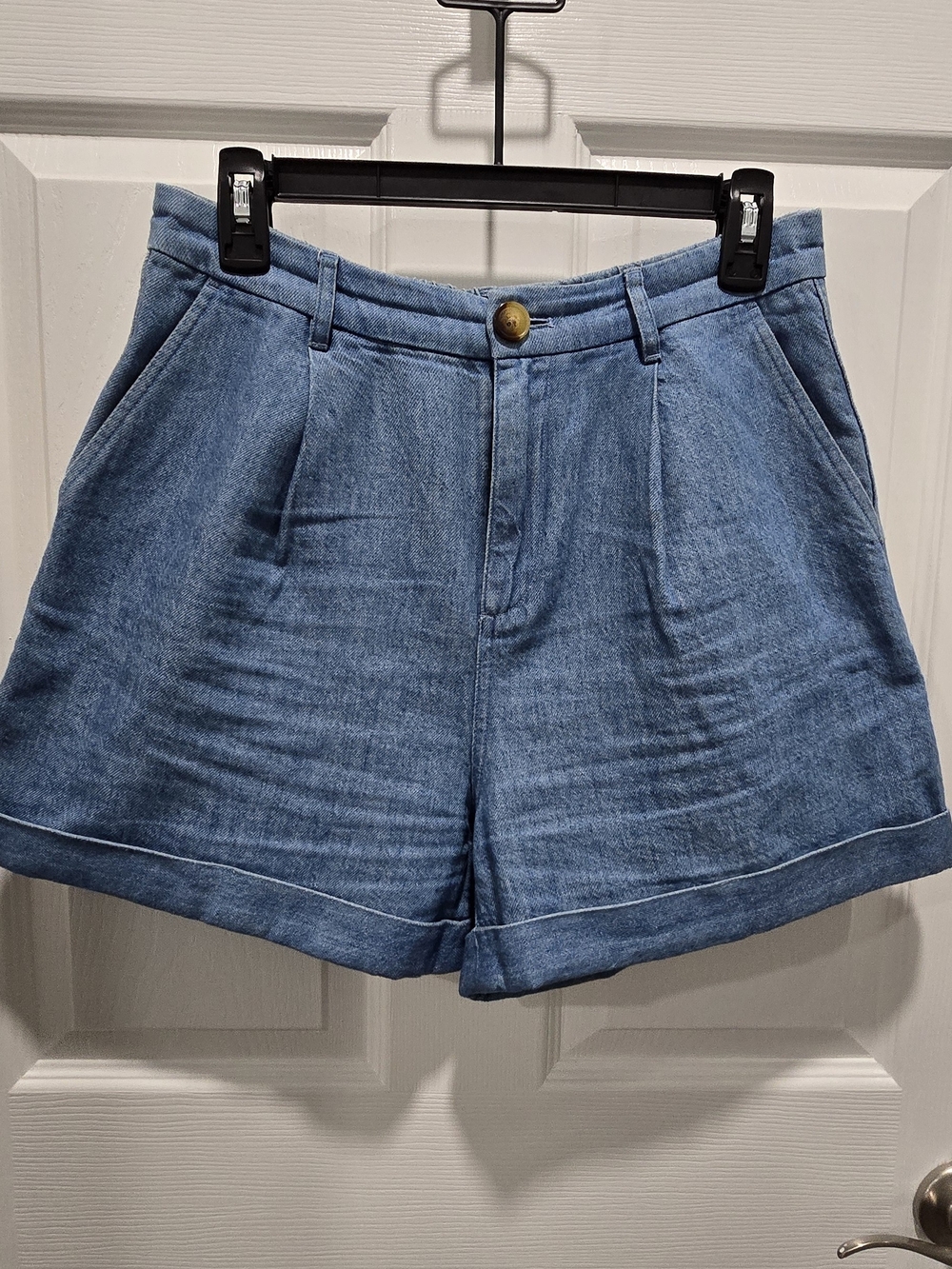 Vineyard Vines Light Blue Pleated Denim Bermuda Shorts